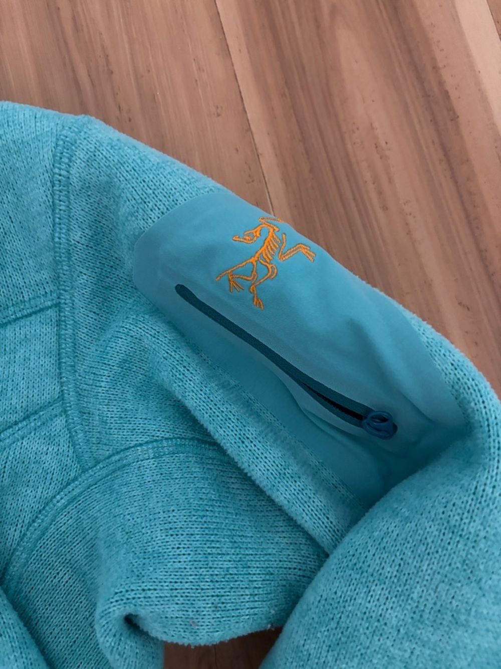 Arc'teryx Women’s Size Medium Hooded Fleece Jacket - Picture 3 of 3
